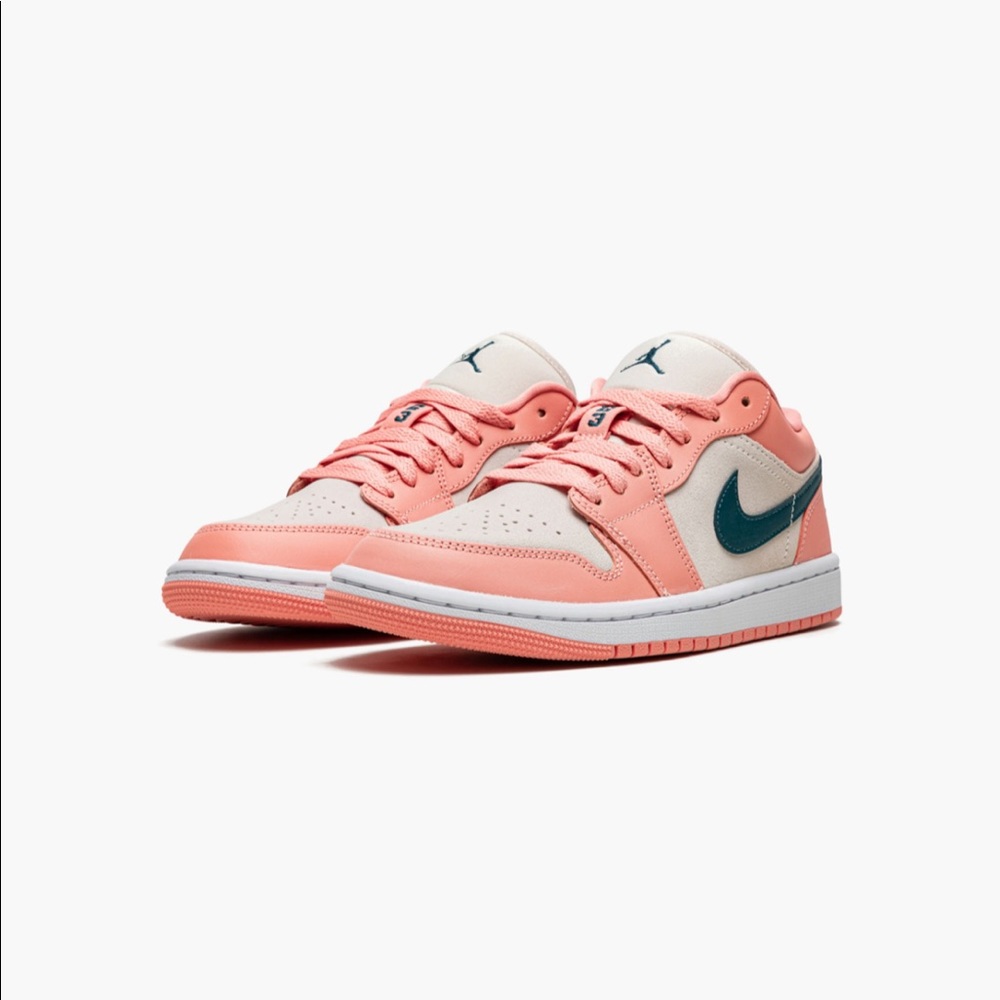 WMNS AIR JORDAN 1 LOW "Light Madder Root"